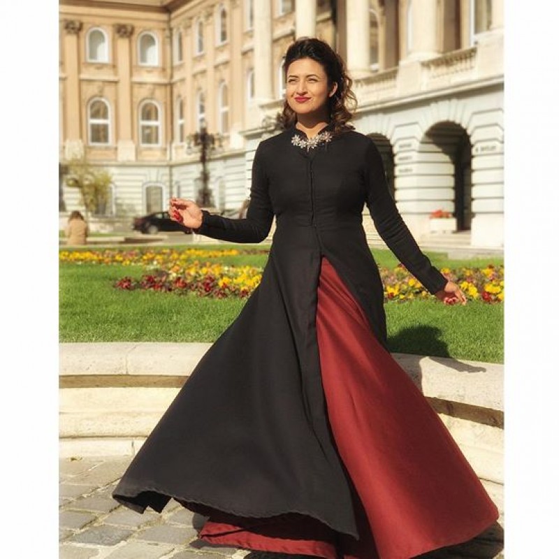 divyanka tripathi wedding lehenga online