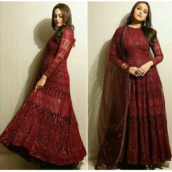 Alia Bhatt is having her sequin moment in Rs. 2.2 lakh worth pink  embellished 3D embroidered shells and beads-filled lehenga 2 : Bollywood  News - Bollywood Hungama