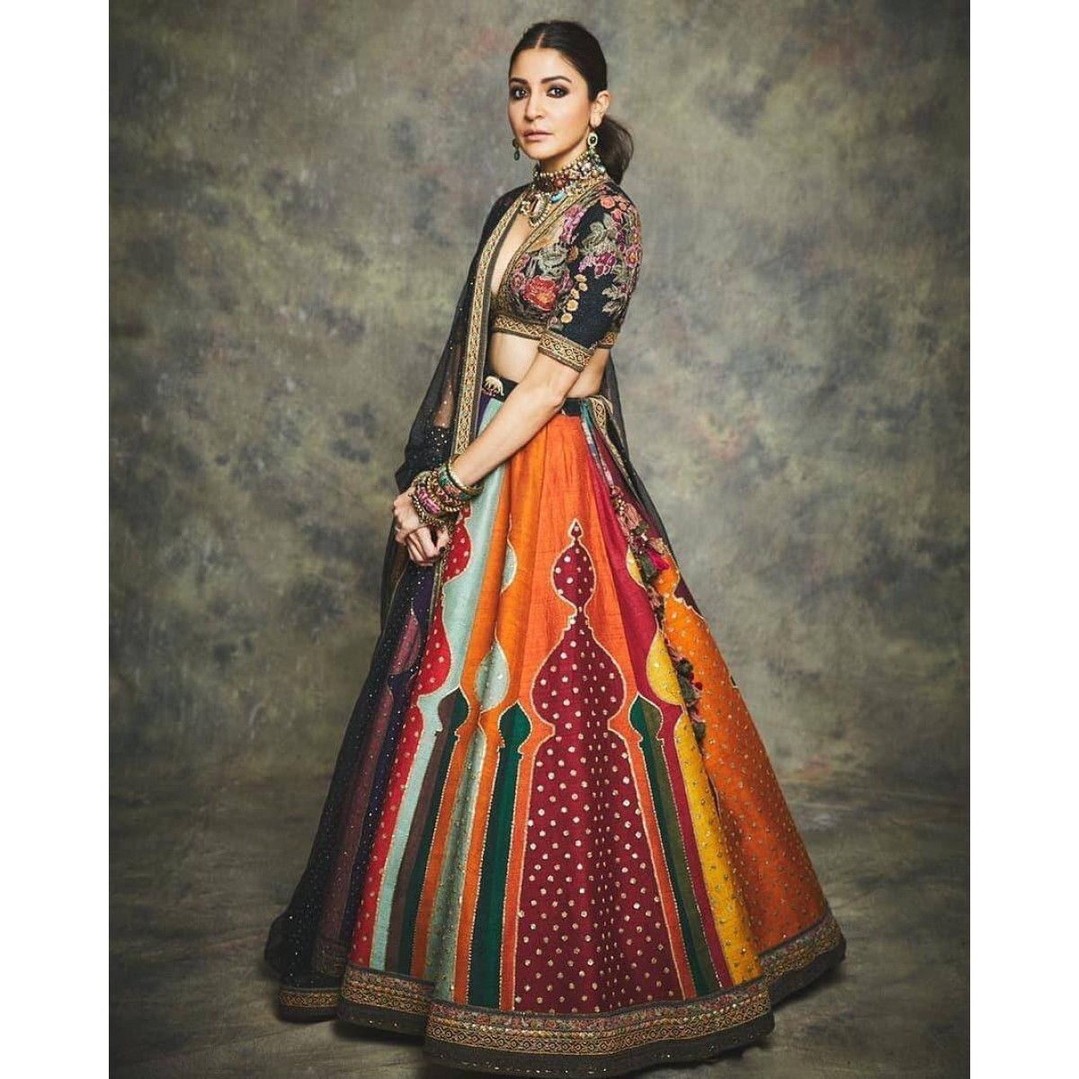 anushka sharma wedding lehenga online