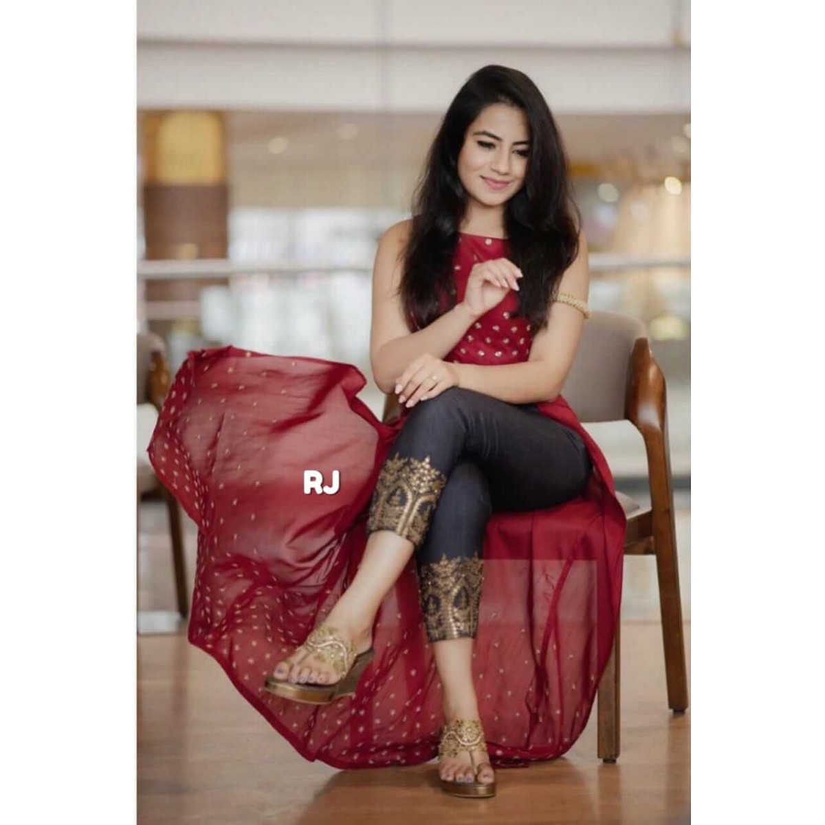 9 Latest Black and Red Kurti Designs - Tips and Beauty